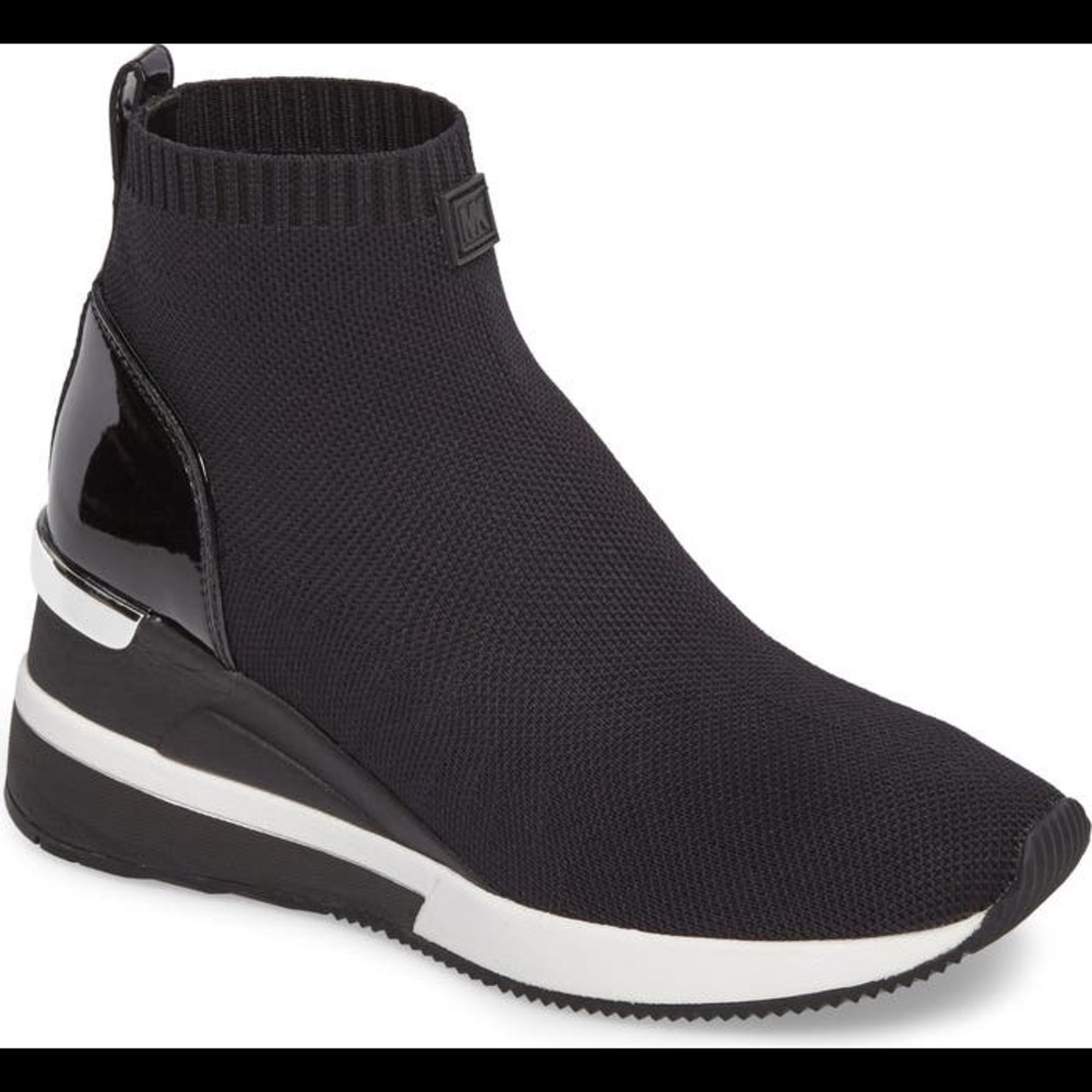 Michael Khors Knit Bootie size 8.5 black